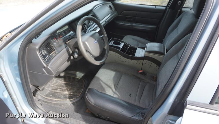 image for item DF1511 2005 Ford Crown Victoria Police Interceptor