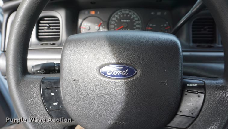 image for item DF1511 2005 Ford Crown Victoria Police Interceptor