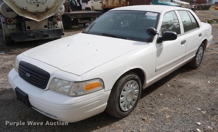 image for item DF1513 2000 Ford Crown Victoria Police Interceptor