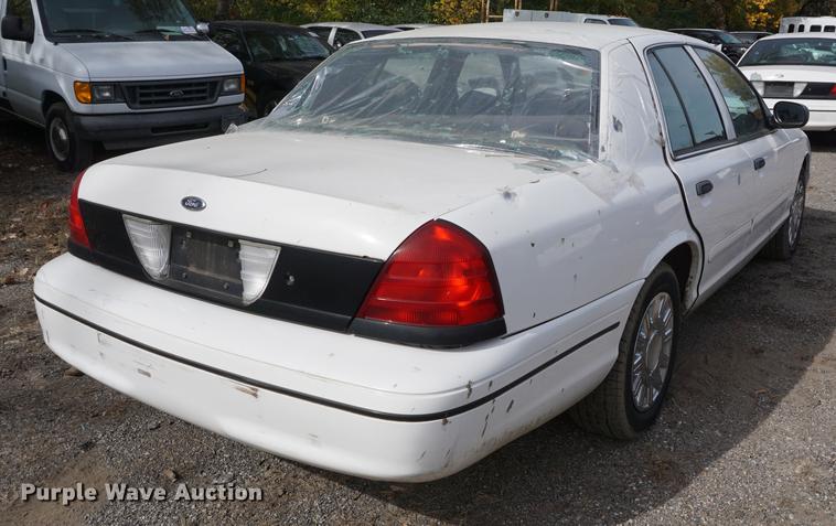 image for item DF1513 2000 Ford Crown Victoria Police Interceptor
