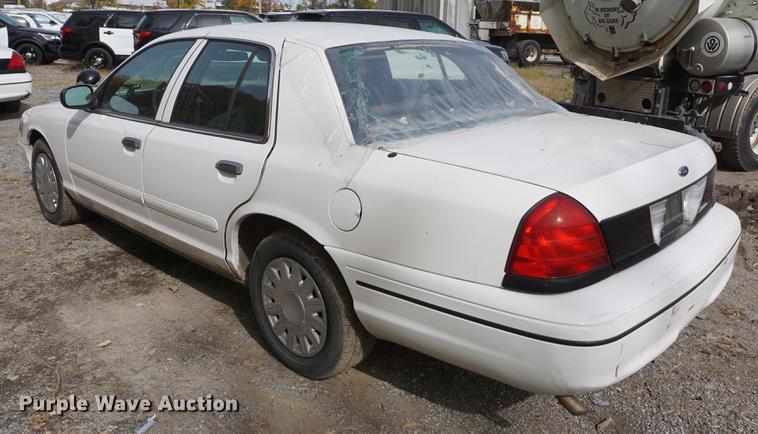image for item DF1513 2000 Ford Crown Victoria Police Interceptor