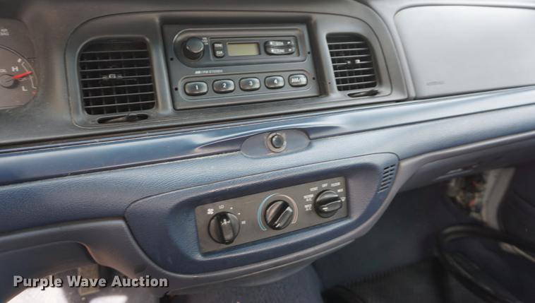 image for item DF1513 2000 Ford Crown Victoria Police Interceptor