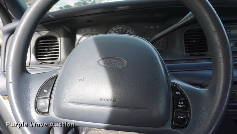 image for item DF1513 2000 Ford Crown Victoria Police Interceptor