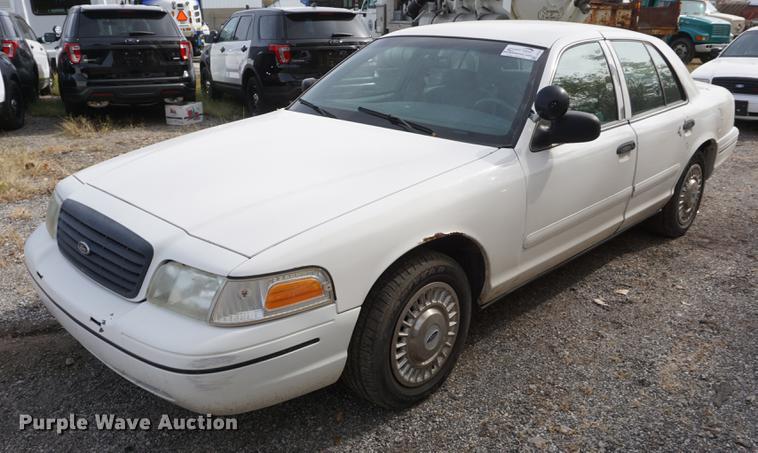 image for item DF1514 2000 Ford Crown Victoria Police Interceptor