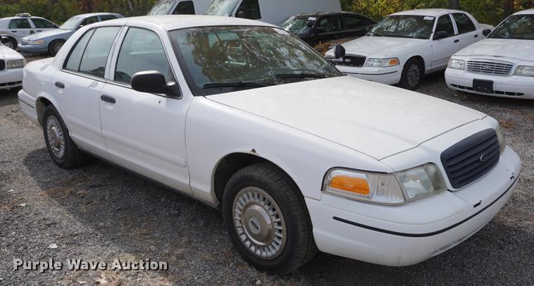 image for item DF1514 2000 Ford Crown Victoria Police Interceptor