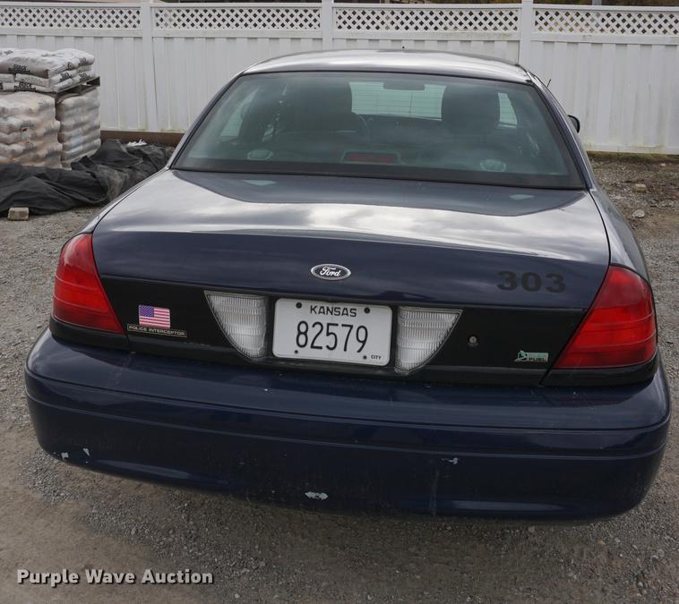 image for item DF1557 2011 Ford Crown Victoria Police Interceptor