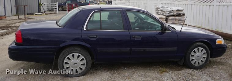 image for item DF1557 2011 Ford Crown Victoria Police Interceptor
