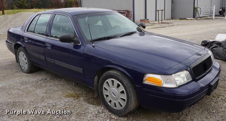 image for item DF1557 2011 Ford Crown Victoria Police Interceptor