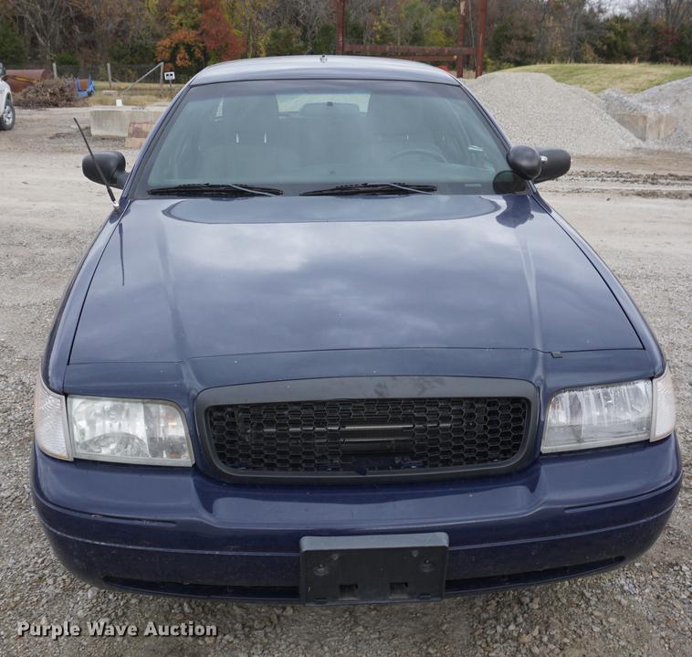 image for item DF1557 2011 Ford Crown Victoria Police Interceptor