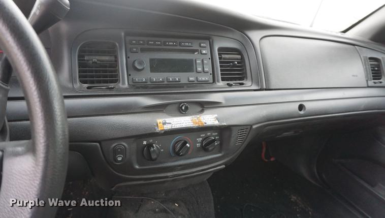 image for item DF1557 2011 Ford Crown Victoria Police Interceptor
