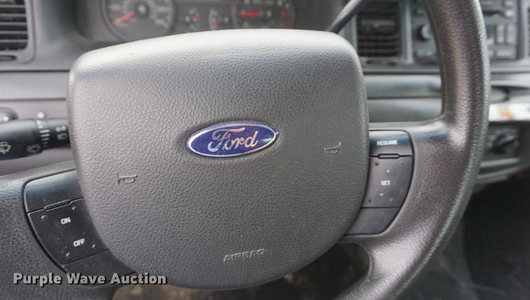 image for item DF1557 2011 Ford Crown Victoria Police Interceptor