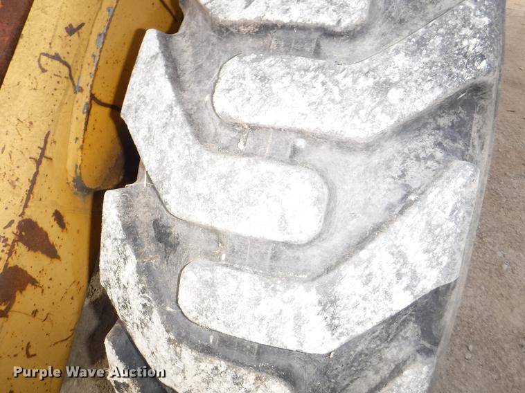 image for item DF1563 1983 John Deere 544C wheel loader