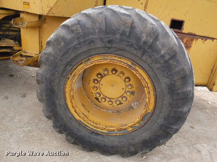 image for item DF1563 1983 John Deere 544C wheel loader