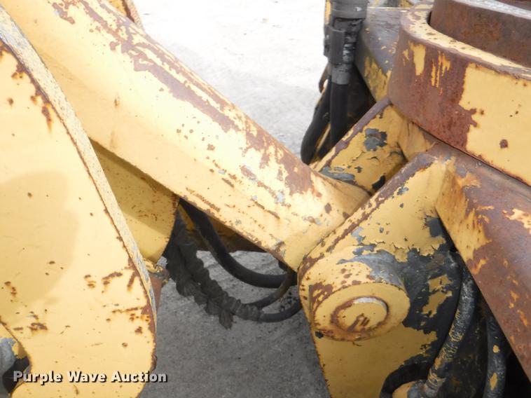 image for item DF1563 1983 John Deere 544C wheel loader