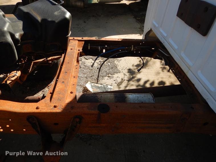 image for item DF1891 1996 Ford F150 pickup truck cab and chassis