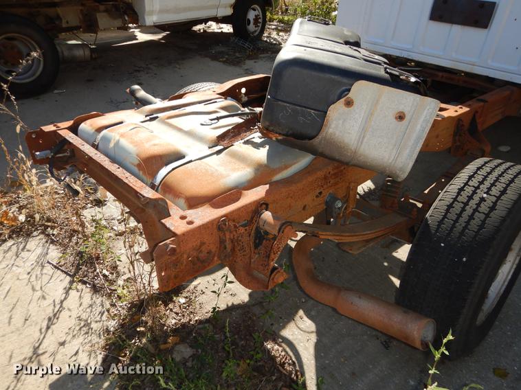 image for item DF1891 1996 Ford F150 pickup truck cab and chassis