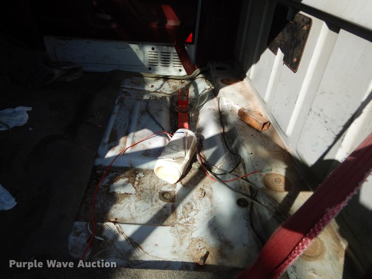 image for item DF1891 1996 Ford F150 pickup truck cab and chassis