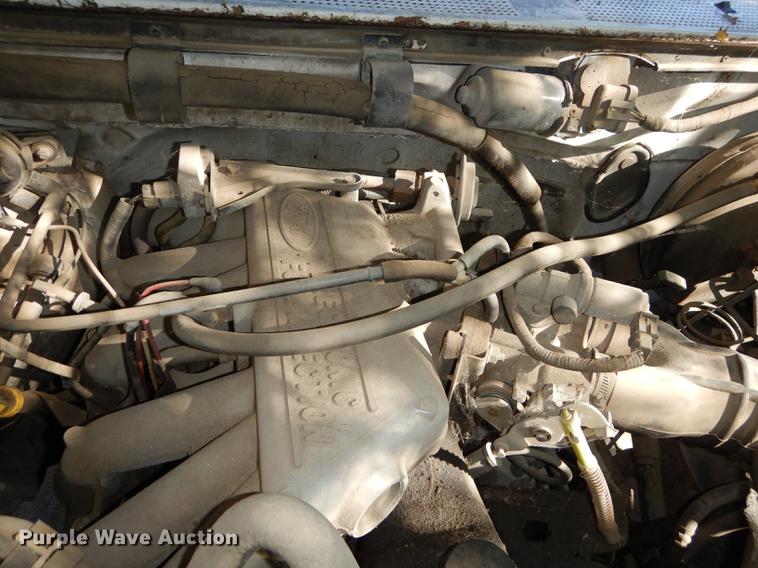 image for item DF1891 1996 Ford F150 pickup truck cab and chassis