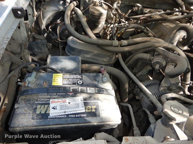 image for item DF1891 1996 Ford F150 pickup truck cab and chassis