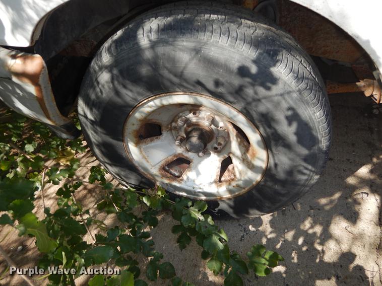 image for item DF1891 1996 Ford F150 pickup truck cab and chassis