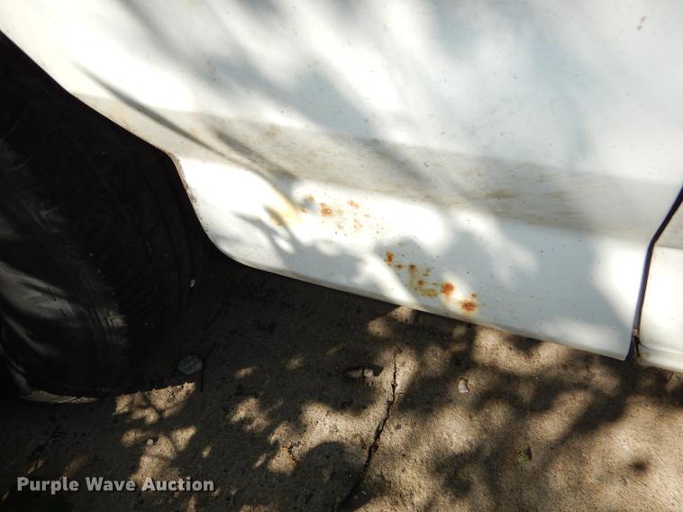 image for item DF1891 1996 Ford F150 pickup truck cab and chassis