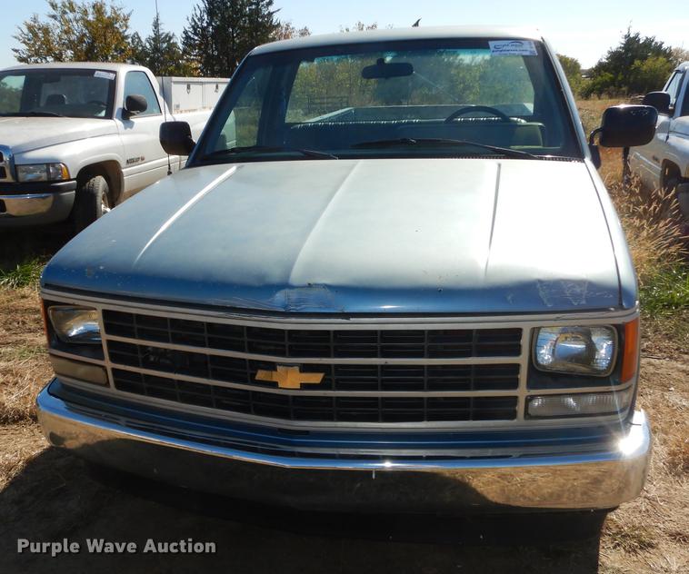 image for item DF1899 1988 Chevrolet 1500 pickup truck