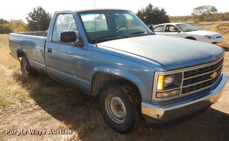 image for item DF1899 1988 Chevrolet 1500 pickup truck