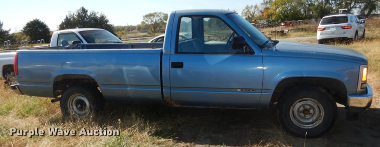 image for item DF1899 1988 Chevrolet 1500 pickup truck