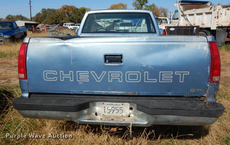 image for item DF1899 1988 Chevrolet 1500 pickup truck