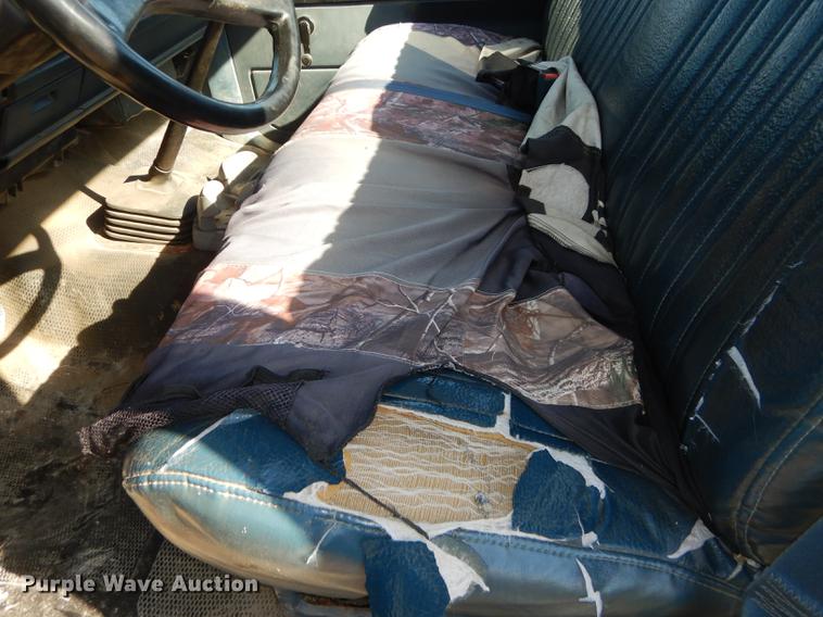 image for item DF1899 1988 Chevrolet 1500 pickup truck