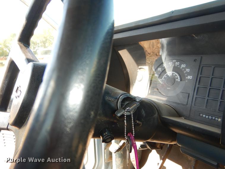 image for item DF1899 1988 Chevrolet 1500 pickup truck