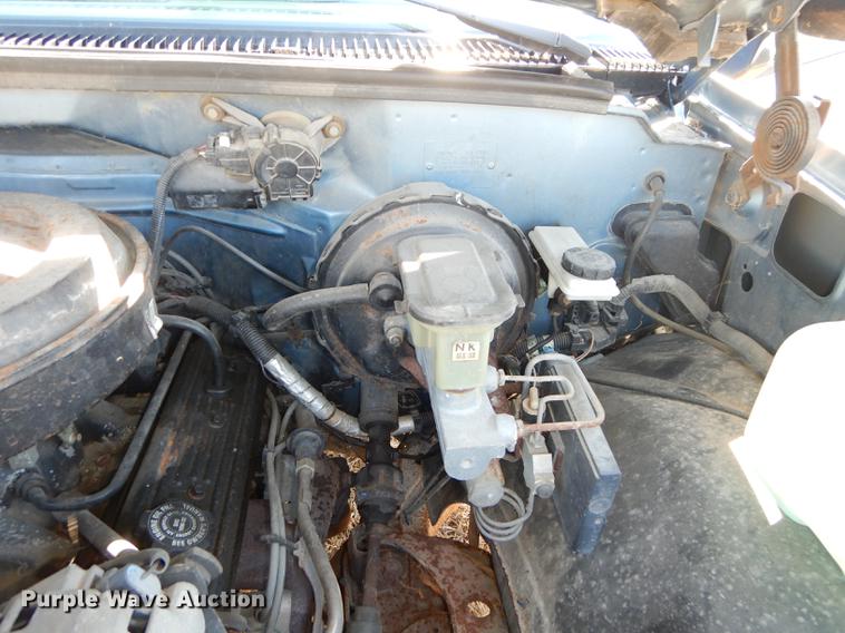 image for item DF1899 1988 Chevrolet 1500 pickup truck