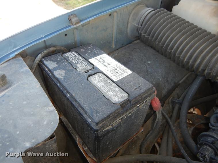 image for item DF1899 1988 Chevrolet 1500 pickup truck