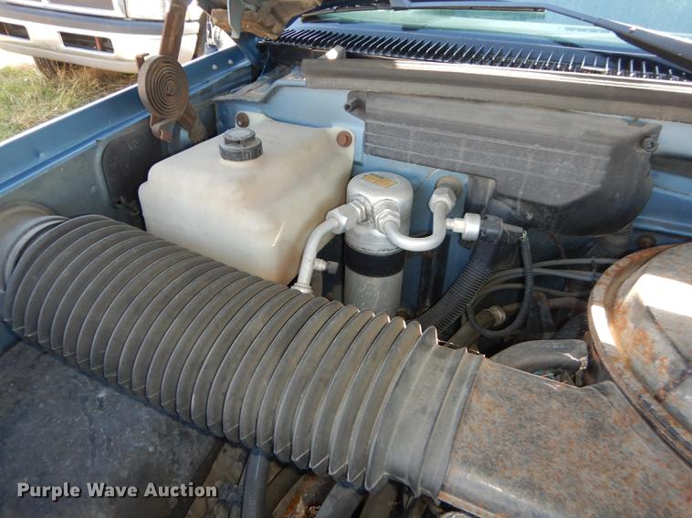 image for item DF1899 1988 Chevrolet 1500 pickup truck