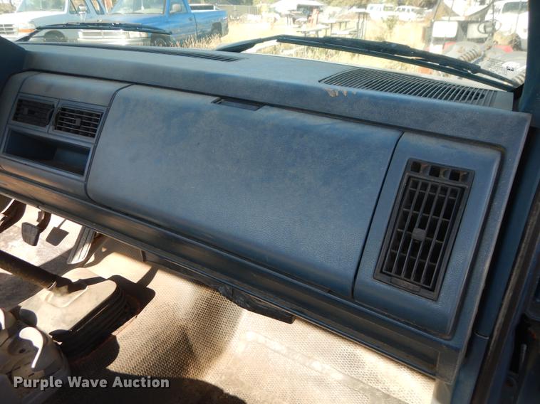 image for item DF1899 1988 Chevrolet 1500 pickup truck