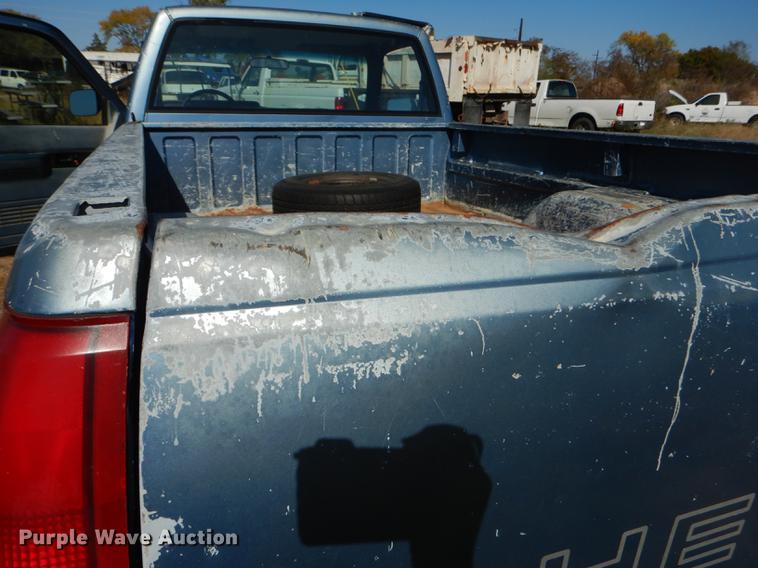 image for item DF1899 1988 Chevrolet 1500 pickup truck