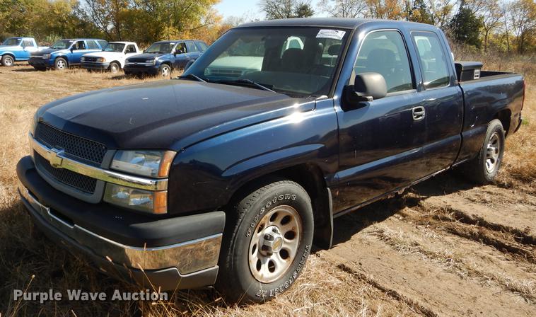 image for item DF1900 2005 Chevrolet Silverado 1500 Ext. Cab pickup truck