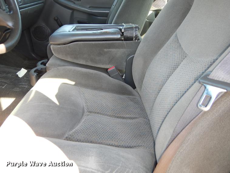 image for item DF1900 2005 Chevrolet Silverado 1500 Ext. Cab pickup truck