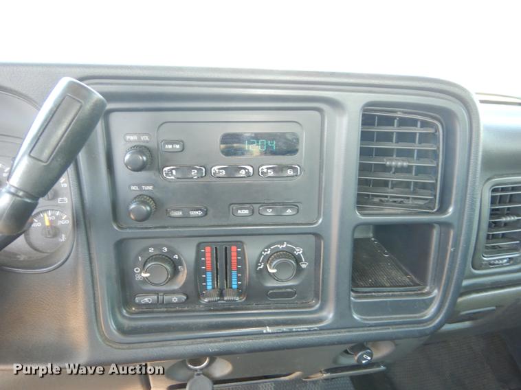 image for item DF1900 2005 Chevrolet Silverado 1500 Ext. Cab pickup truck