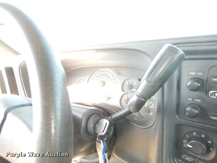 image for item DF1900 2005 Chevrolet Silverado 1500 Ext. Cab pickup truck