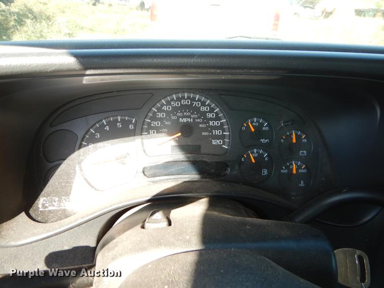 image for item DF1900 2005 Chevrolet Silverado 1500 Ext. Cab pickup truck