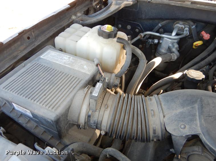 image for item DF1900 2005 Chevrolet Silverado 1500 Ext. Cab pickup truck