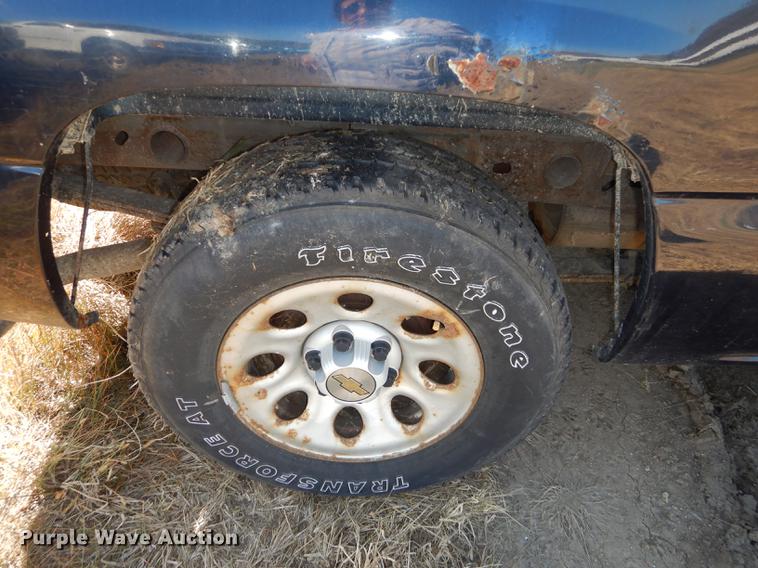 image for item DF1900 2005 Chevrolet Silverado 1500 Ext. Cab pickup truck