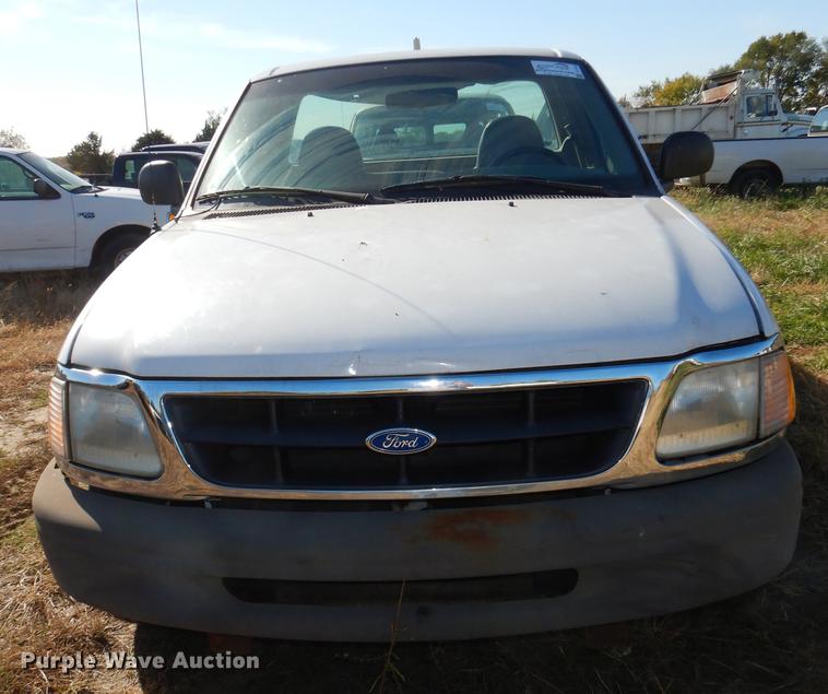 image for item DF1913 1997 Ford F150 pickup truck