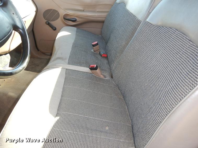 image for item DF1913 1997 Ford F150 pickup truck