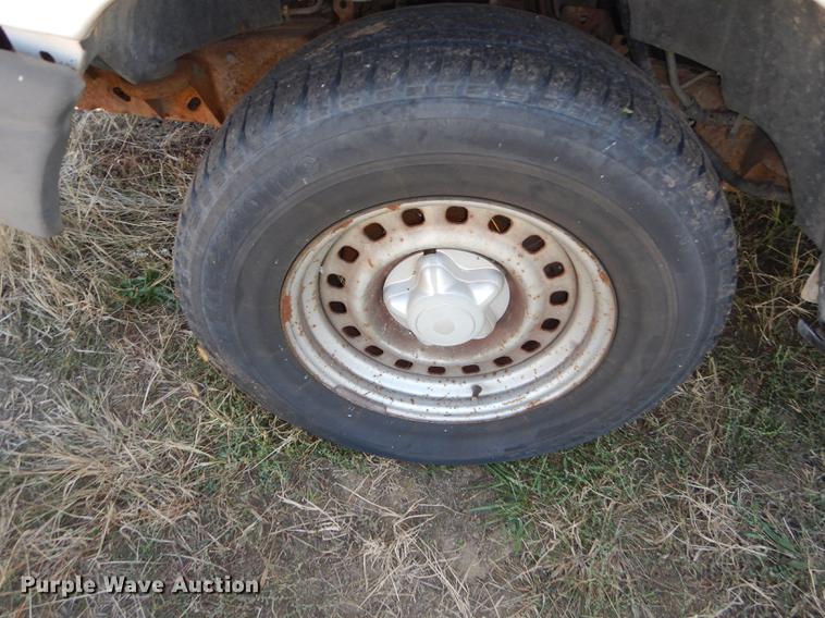 image for item DF1913 1997 Ford F150 pickup truck