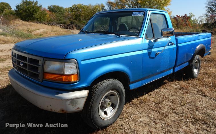image for item DF1915 1995 Ford F150 pickup truck