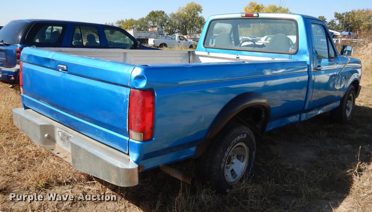 image for item DF1915 1995 Ford F150 pickup truck