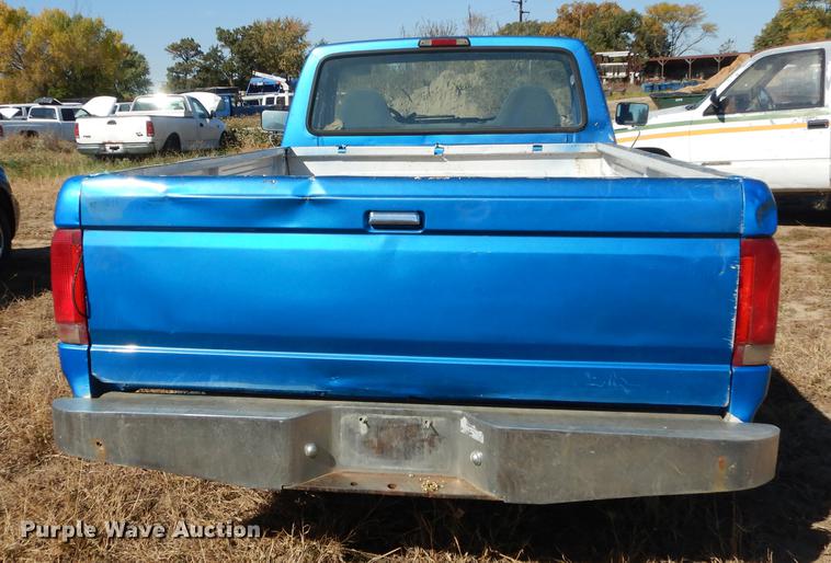image for item DF1915 1995 Ford F150 pickup truck