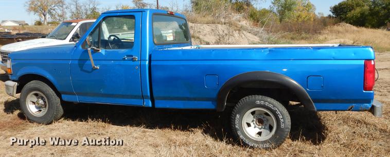 image for item DF1915 1995 Ford F150 pickup truck